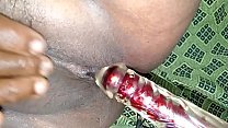 Sexy bombshell is working out her horny juicy slit